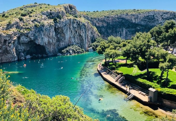 lake vouliagmeni